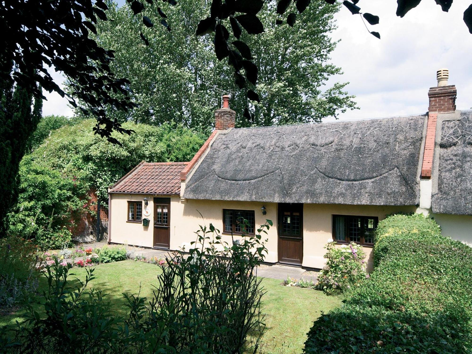 Rose Cottage - E2352 Catfield Eksteriør billede