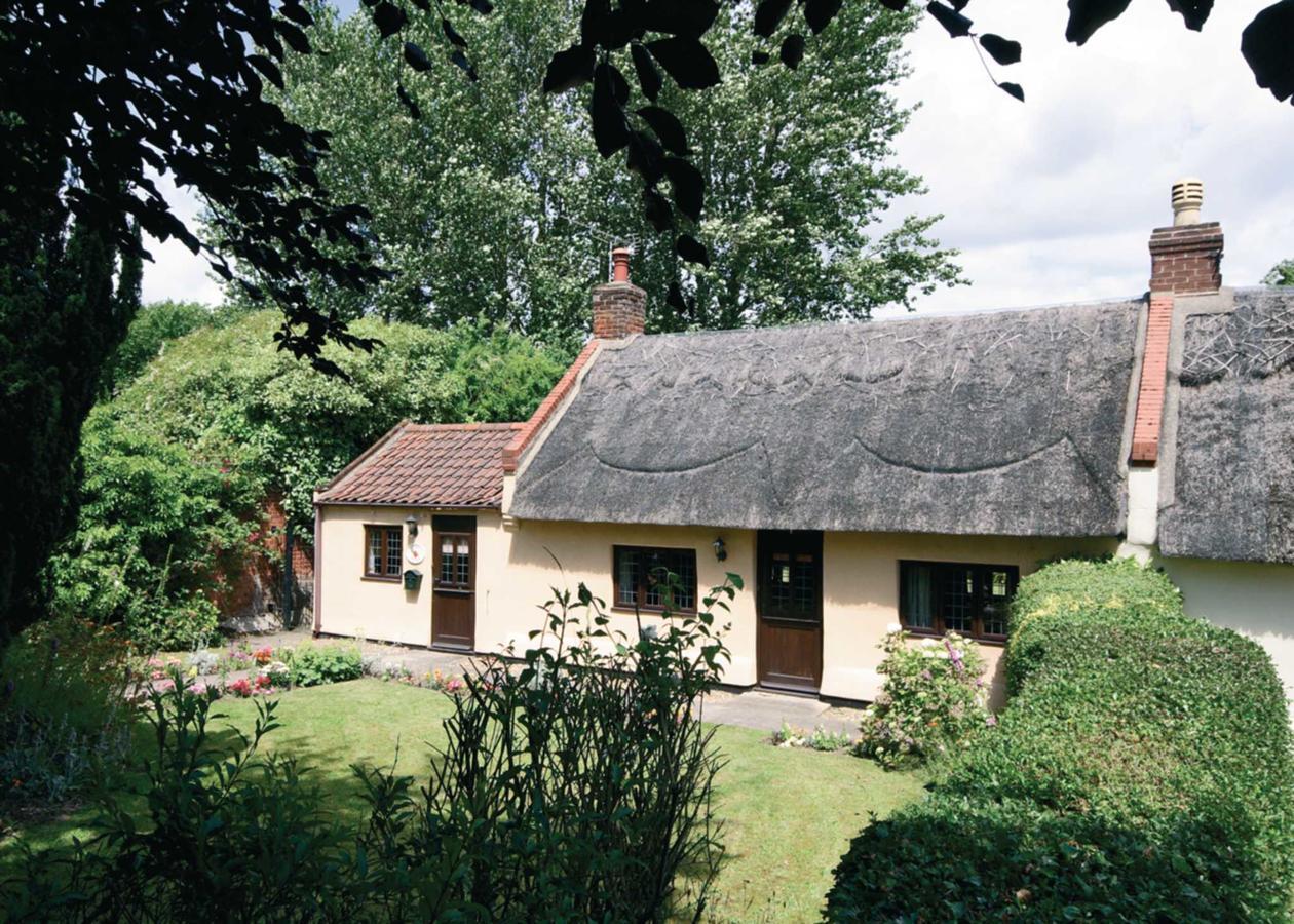 Rose Cottage - E2352 Catfield Eksteriør billede